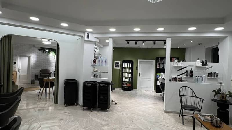 Το King's Hair and Nails Salon: το salon πλατιά
